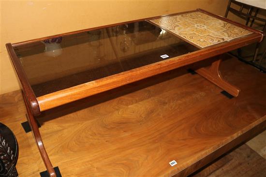 Deco style coffee table with glass top